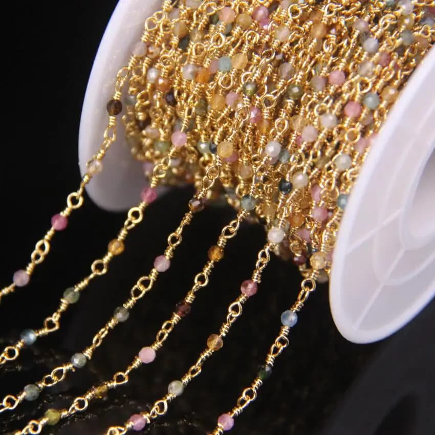Chaîne de chapelet de 5 mètres en tourmaline naturelle colorée, perles rondes facettées de 2 mm, fil