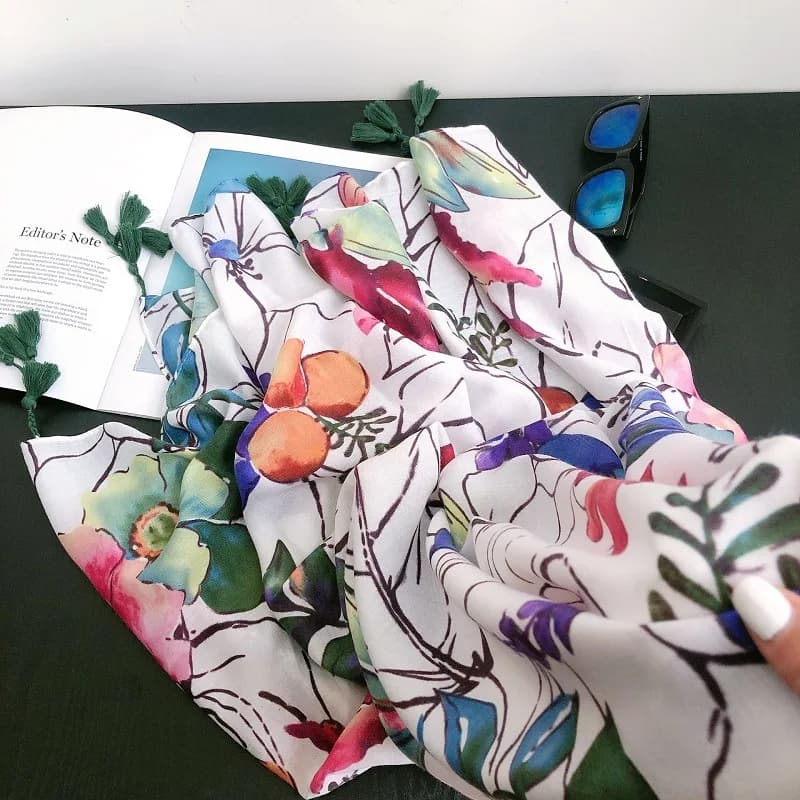 2025 Espagne luxe mode chaîne florale gland Viscose châle écharpe haute qualité Foulard Pashmina Fou