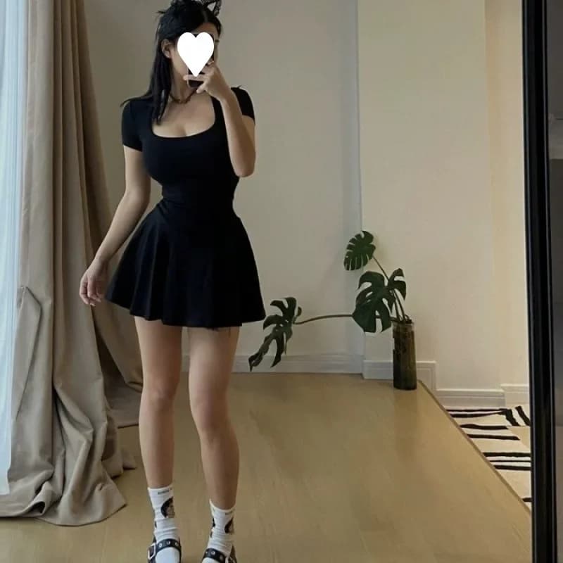 Robe élégante noire à col carré pour femmes, nouveau style, mini jupe à la mode, tenue de jour décon