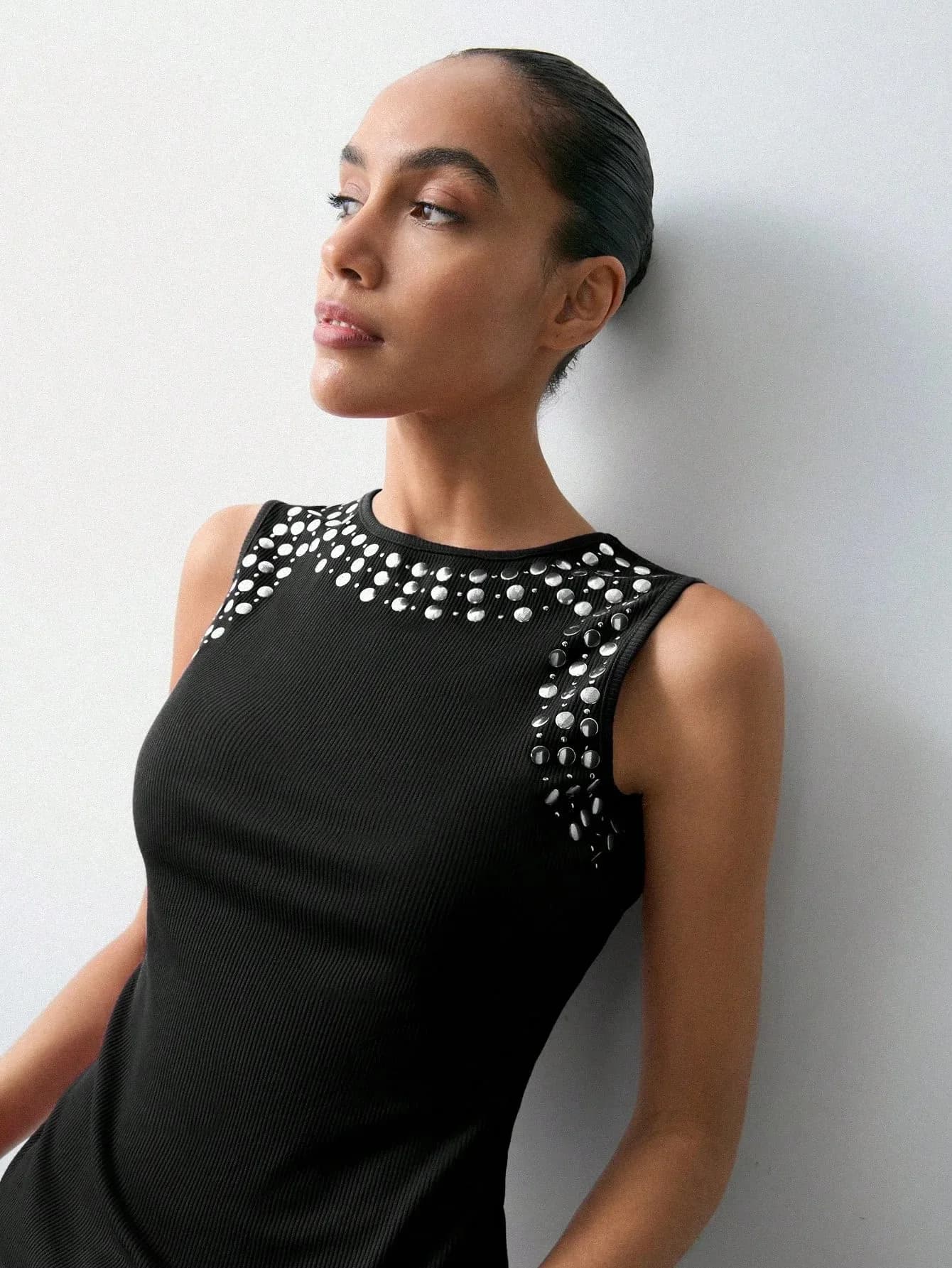 Gilet pour femme 2026 en tissu sans couture avec broderie métallique, idéal pour la fête de la Saint