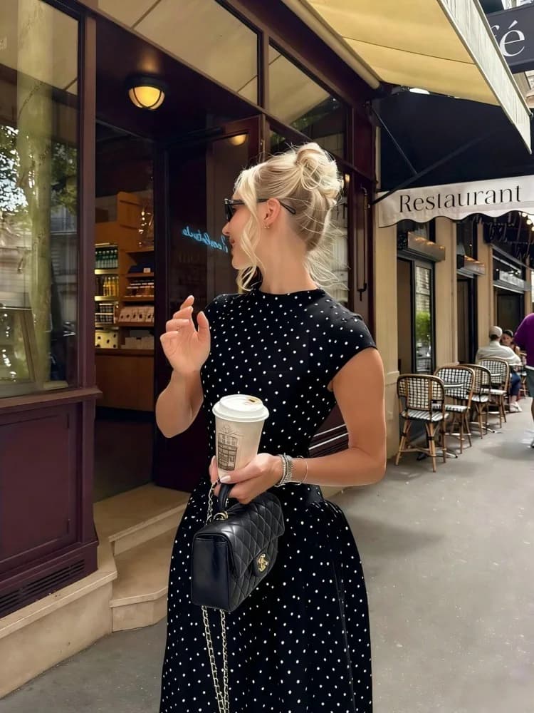 Robe longue blanche à pois 2026 – Nouvelle collection été sexy taille haute imprimé rétro sans manch