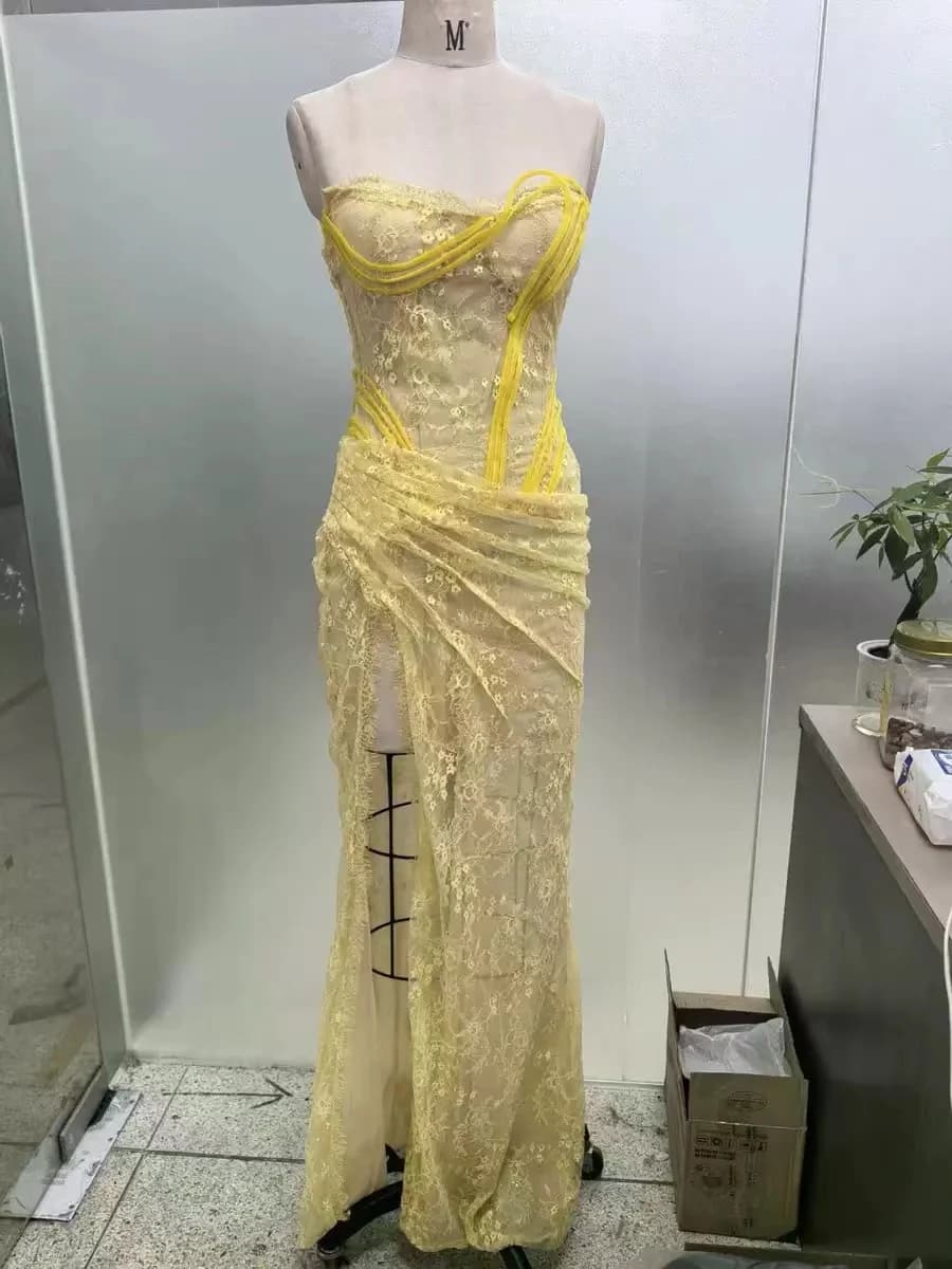 Robe à Paillettes 2026 Nouvelle Robe Corset Jaune Clair avec Dentelle et Paillettes, Fente Haute et 