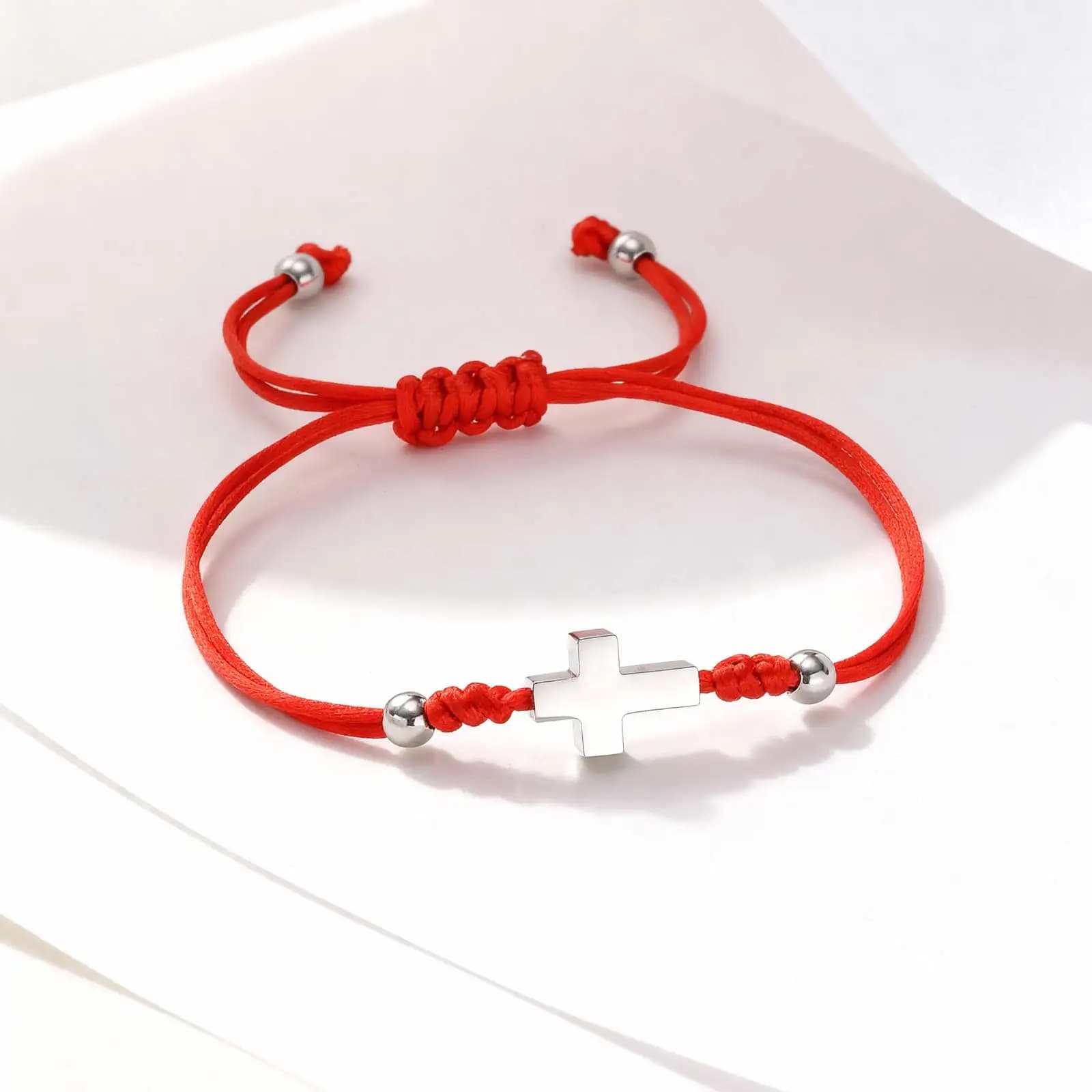 Bracelet croisé en corde tressée rouge pour femmes, en acier inoxydable, réglable, accessoires porte