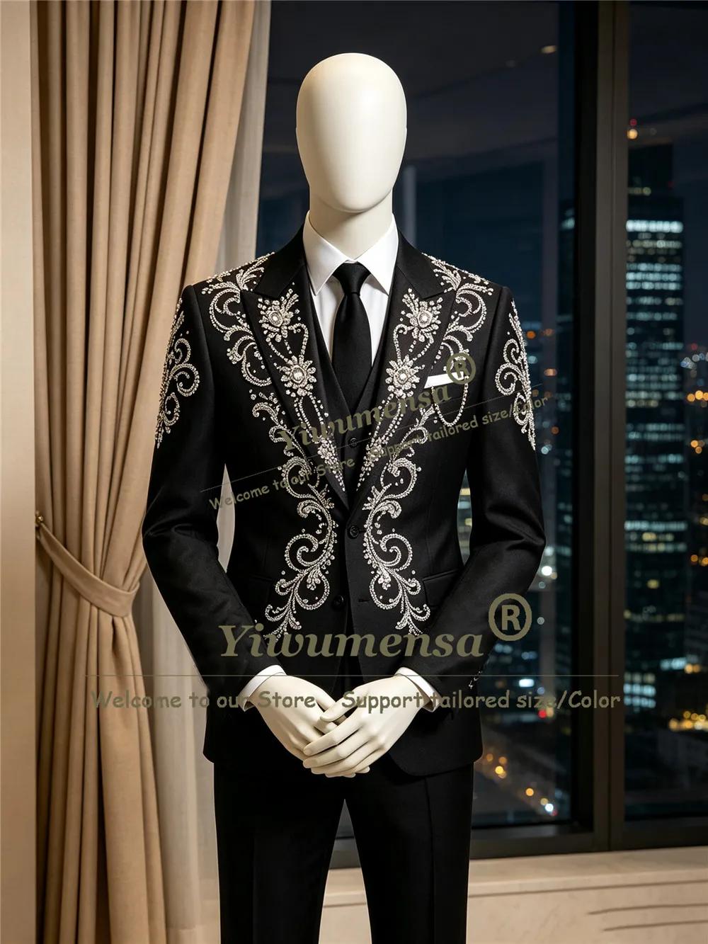Costume de Mariage de Luxe pour Homme – Veste, Gilet et Pantalon Brodés à la Main – Smoking de Marié