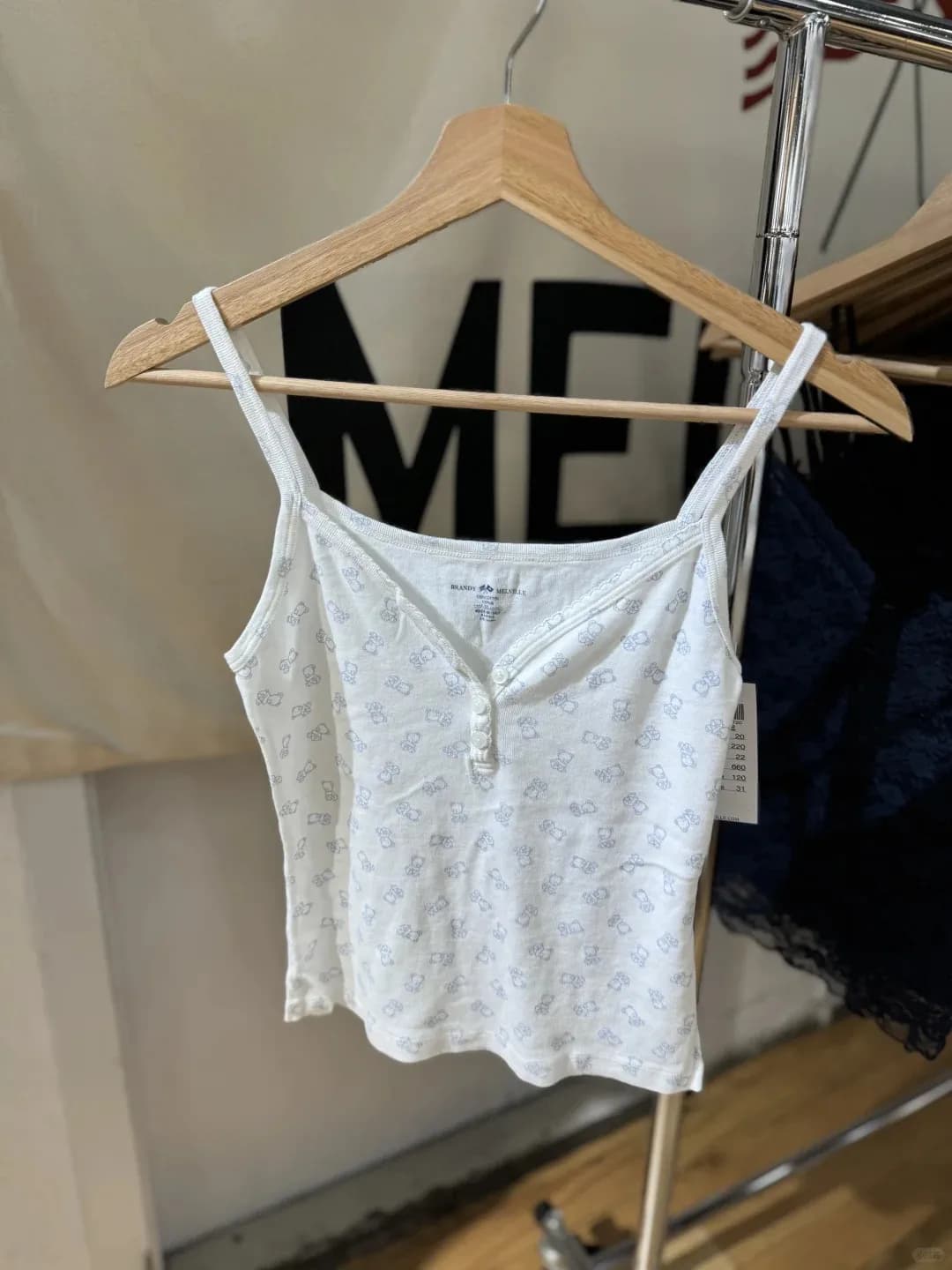Débardeurs à œillets imprimé petit ours pour femme, col en U, en coton, coupe ajustée, sans manches,