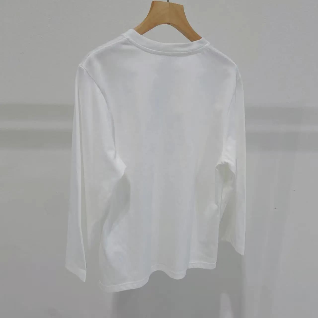 T-shirt à col rond pour femme, broderie, manches longues, rayures blanches et noires, simple, collec