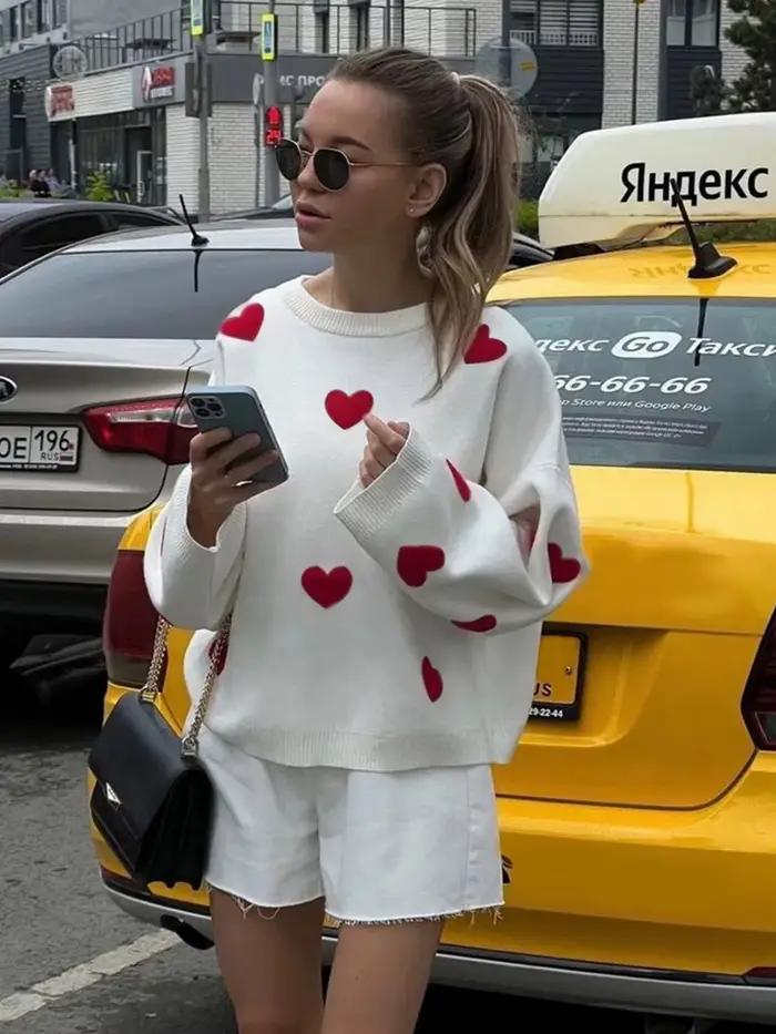 Pull en tricot imprimé cœur blanc et rouge pour femme, col rond, surdimensionné, décontracté, manche