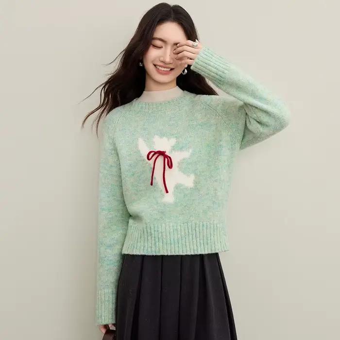 Pull femme SENTUBILA à col rond contrastant avec nœud et lacets, collection hiver 2026, tricot décon