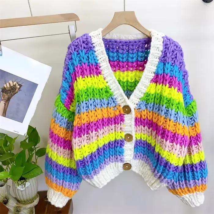 Femmes à la main arc-en-ciel coloré chaud gros tricot volumineux Cardigan multicolore pull manteau automne hiver nouveau dans les vêtements de femme