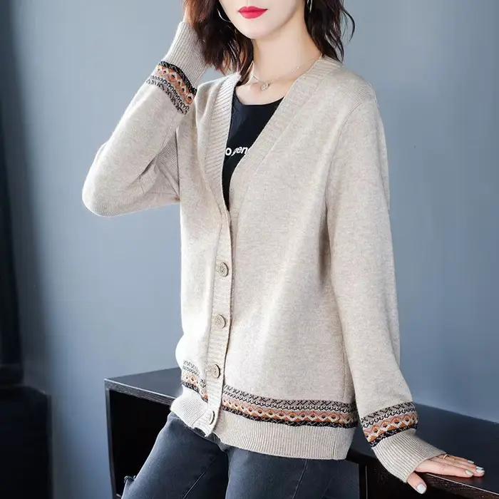 Petit pull tricoté en Jacquard à col en v pour femme
