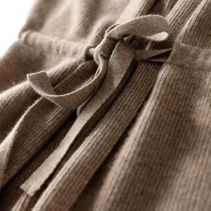 Cardigan en laine mérinos 100% avec col en V pour femme, confortable et élégant pour toutes les occasions de l'automne et du printemps