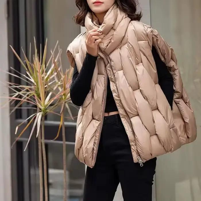Gilet épais en coton pour femmes, col rond haut, chaud, décontracté, bulle bouffante, sans manches, saison automne-hiver, couleurs subtiles, doublure en coton, fermeture éclair, style chic et moderne