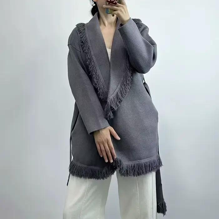 Cardigan long en tricot de laine à franges pour femme