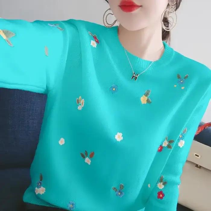 Pull ras du cou brodé pour femme