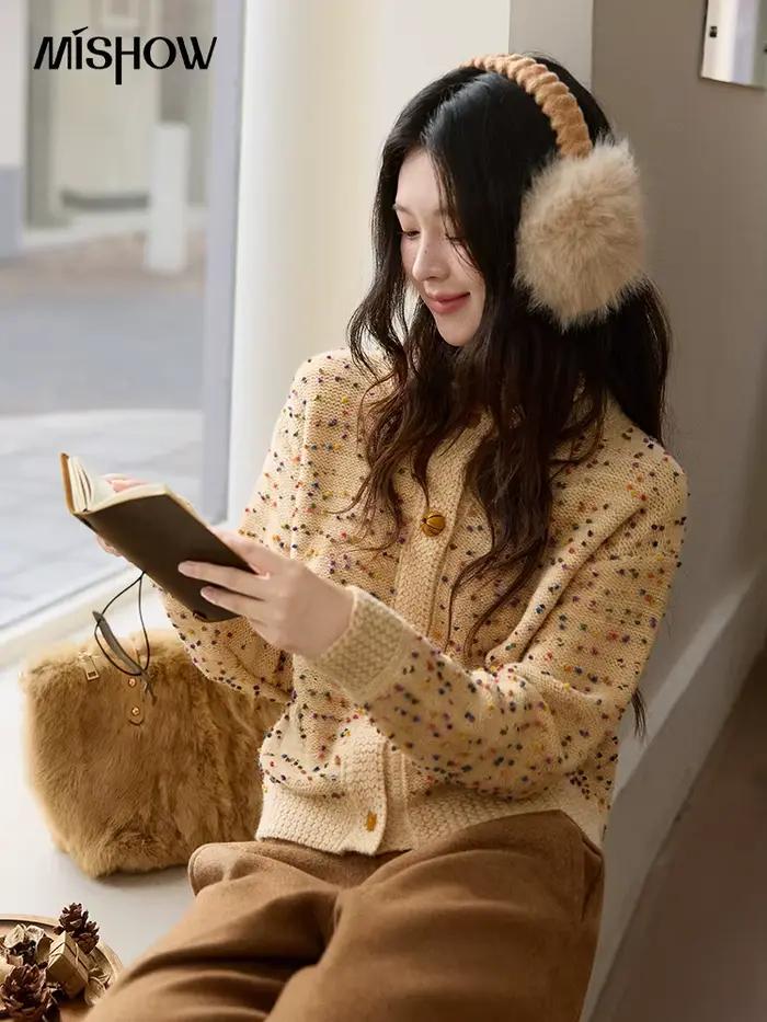 MISHOW coloré jaune pull Cardigan pour femmes hiver 2025 arctique polaire rétro col rond chaud épais tricot chandails MXE91Z2778