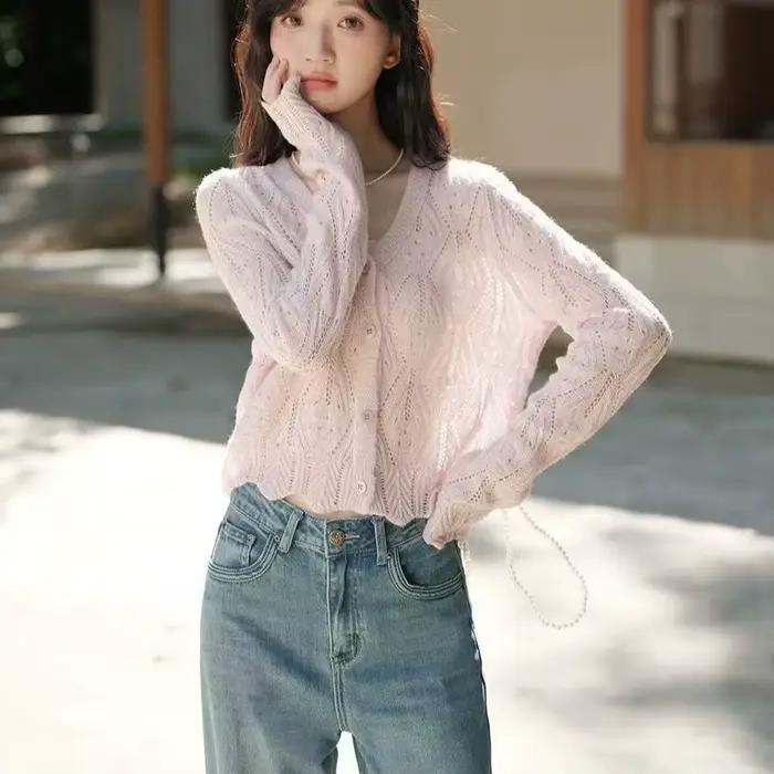 Cardigan en tricot rose ajouré pour femme