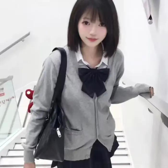 Pull Uniforme Jaune Anime pour Femme
