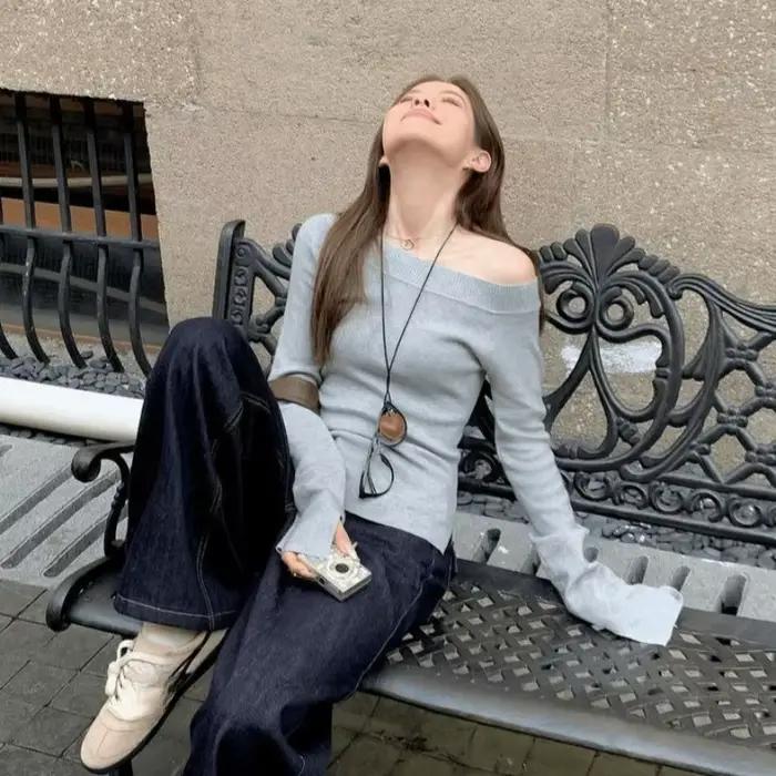 Pull en polyester UOSU bleu ciel avec fente latérale pour femmes élégantes pour l'automne-hiver occasions variées