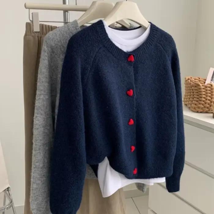 Cardigan tricoté en laine polyester gris foncé pour femmes automne hiver ajustement mince confortable et élégant pour toutes les occasions