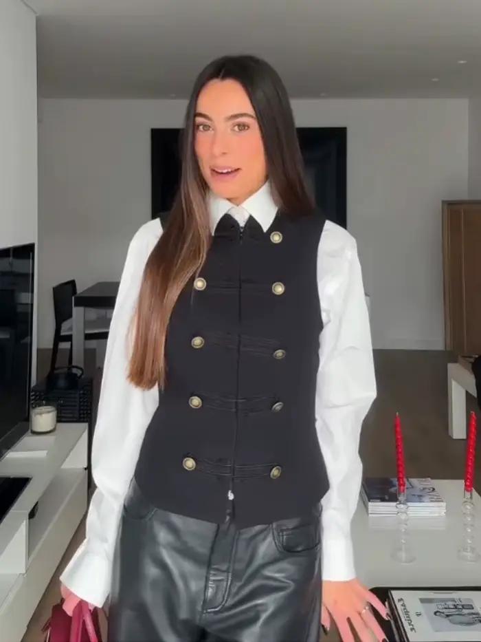 Gilet femme élégant et polyvalent à col montant et boucle en corde style rétro boutons en laiton tendance urbaine décontractée pour été