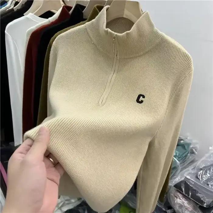 Pull brodé en tricot rouge pour femme