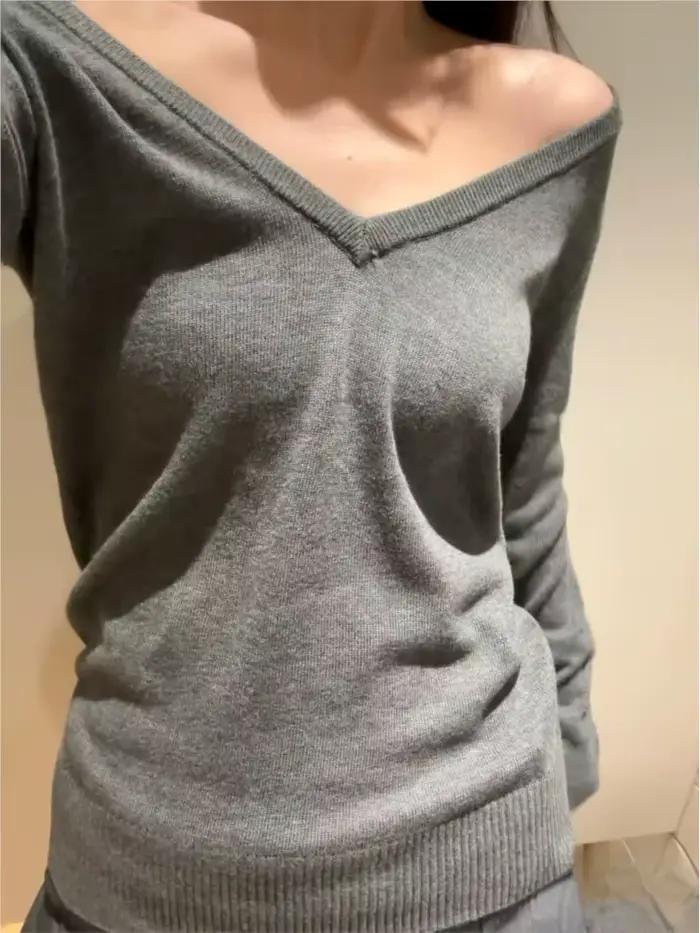 Pull gris à col en V pour femme, style streetwear vintage chic Y2K, automne-hiver, confortable et élégant, tricoté en coton et élasthanne, idéal pour toutes les occasions