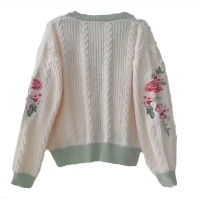 Cardigan de jardin de Betty avec patch folklorique brodé à fleurs pull tricoté confortable TS