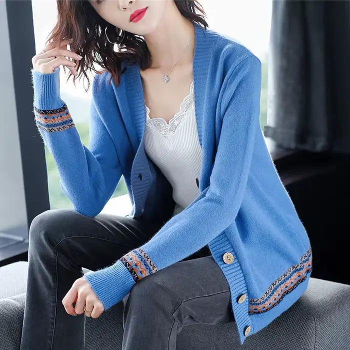 Petit pull tricoté en Jacquard à col en v pour femme