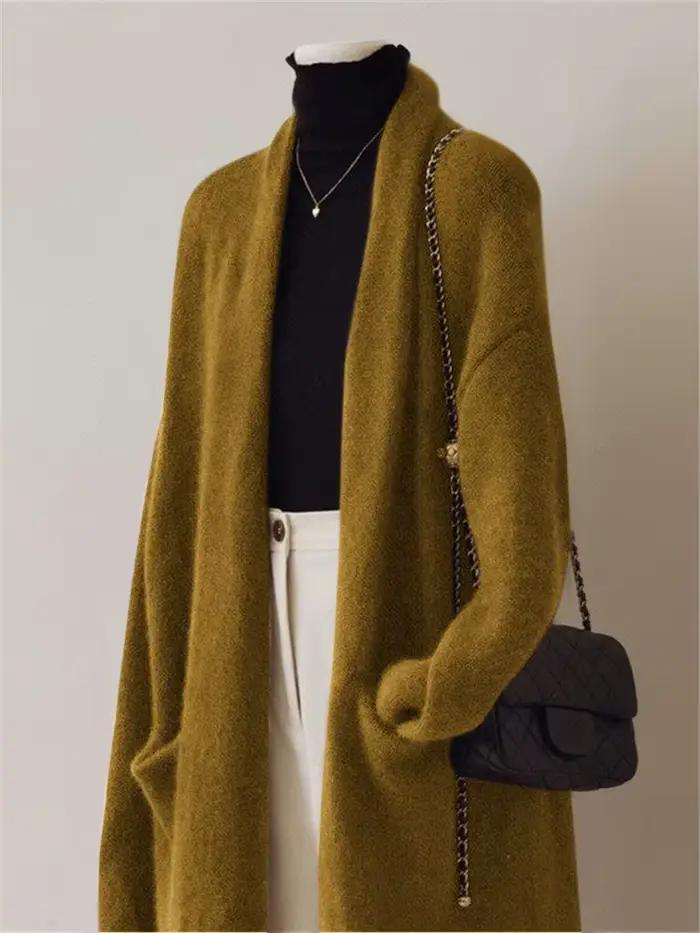 Cardigan en cachemire blanc pour femme, coupe ample, style anglais, automne et hiver, confort royal, matières luxueuses, occasions spéciales, Thanksgiving, relaxation et élégance ```