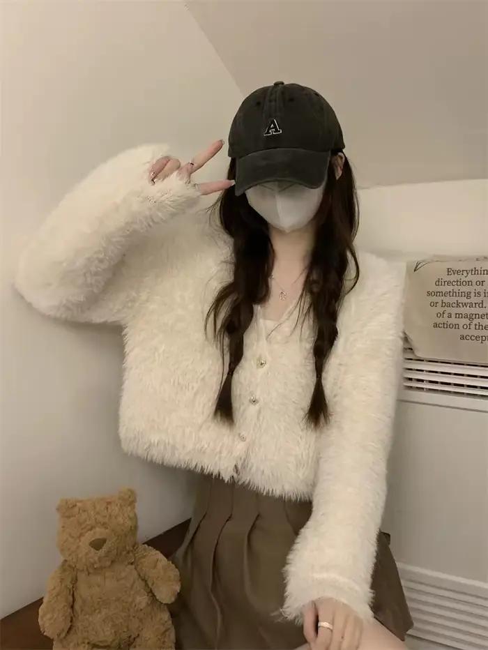Pull court à col en v en peluche douce et cireuse pour femme