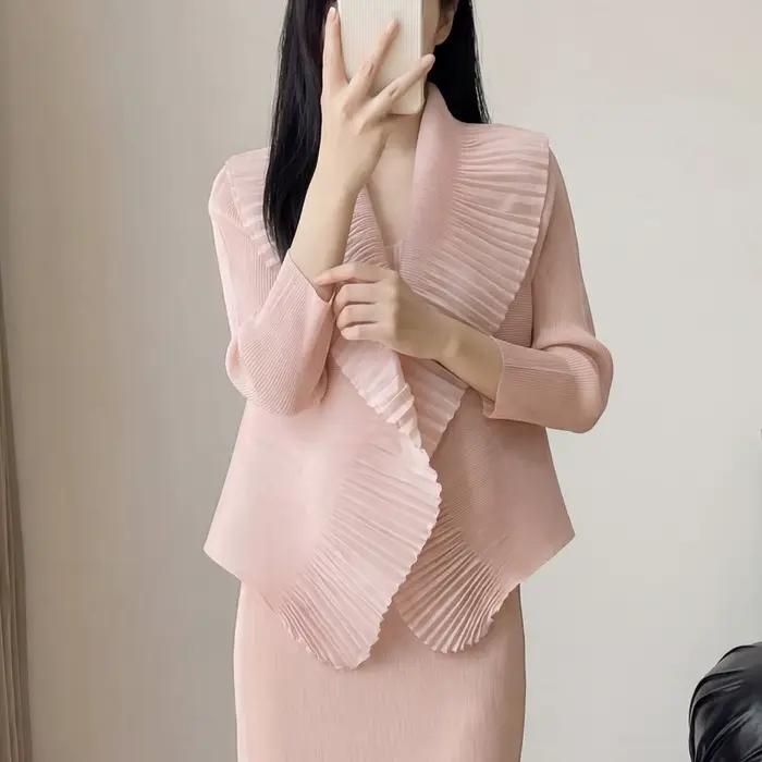 Veste plissée Miyake 2026 Nouvelle Collection Manches Longues Cardigan Court Coupe Ample Élégant Haut à Volants avec Nœud Élastique Grande Taille Vêtements Femme