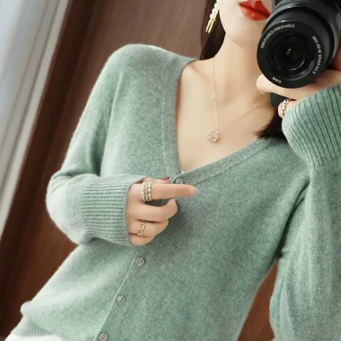 Cardigans femmes 2025 printemps automne tricots mode coréenne Cardigan Style court hauts col en v tricoté vêtements d'extérieur chandails solides