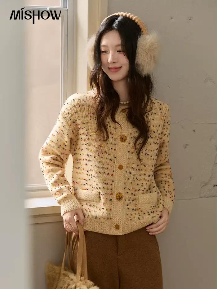 MISHOW coloré jaune pull Cardigan pour femmes hiver 2025 arctique polaire rétro col rond chaud épais tricot chandails MXE91Z2778