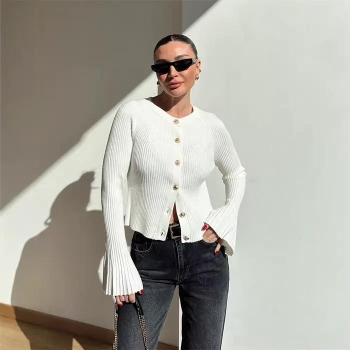 Pull femme couleur unie bas fileté haut simple boutonnage 2025 automne et hiver