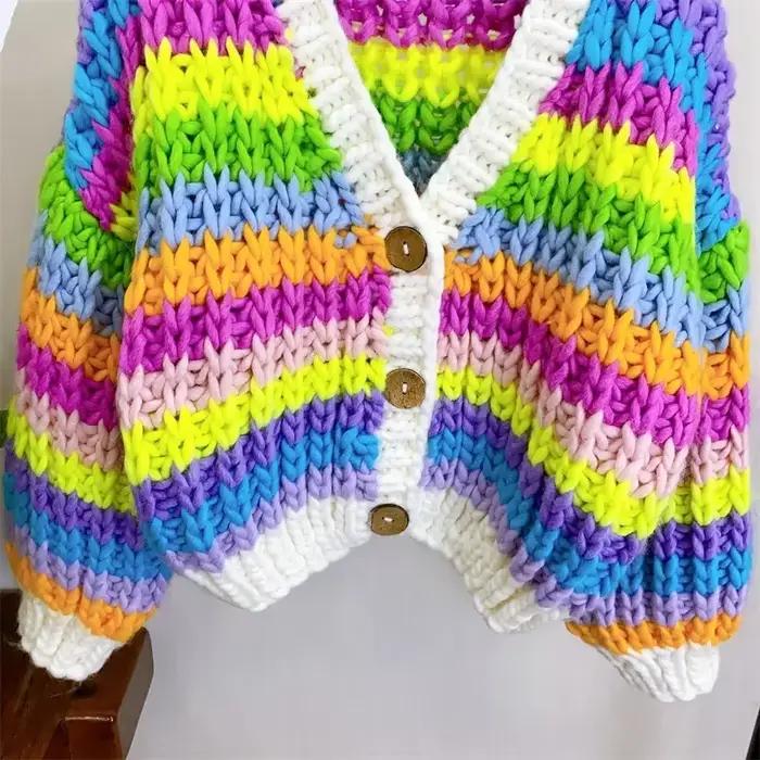 Femmes à la main arc-en-ciel coloré chaud gros tricot volumineux Cardigan multicolore pull manteau automne hiver nouveau dans les vêtements de femme