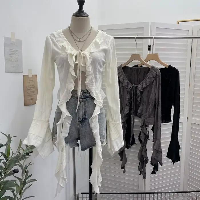 ISAROSE Wasteland Style Cardigan pour femmes Punk printemps automne couleur unie évasé manches longues avant à lacets à volants déchiré hauts