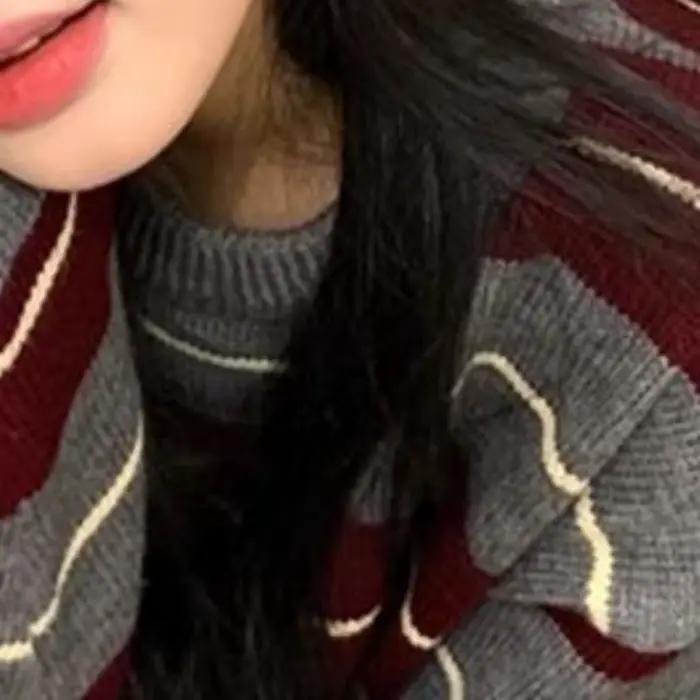 Pull rétro ample rayé en polyester pour femme, élégant et confortable pour les occasions spéciales de l'automne