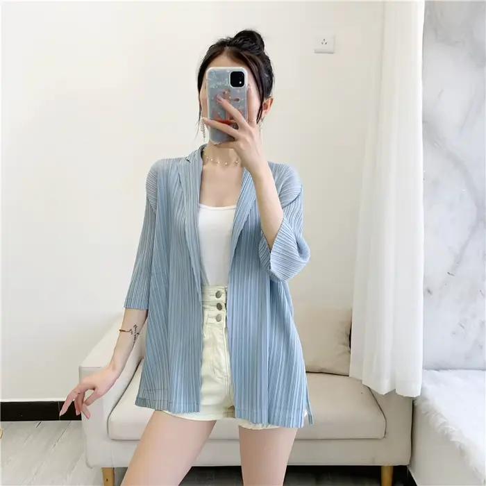 Hauts T-shirts Cardigan Miyake Plissé Unisexe Taille Unique pour Femmes Occasions Spéciales Doux Leger Élégant