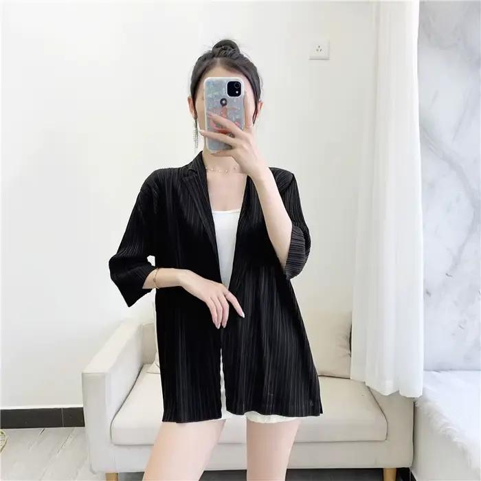 Hauts T-shirts Cardigan Miyake Plissé Unisexe Taille Unique pour Femmes Occasions Spéciales Doux Leger Élégant