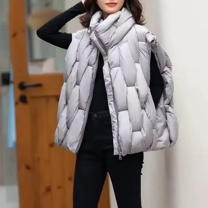Gilet épais en coton pour femmes, col rond haut, chaud, décontracté, bulle bouffante, sans manches, saison automne-hiver, couleurs subtiles, doublure en coton, fermeture éclair, style chic et moderne