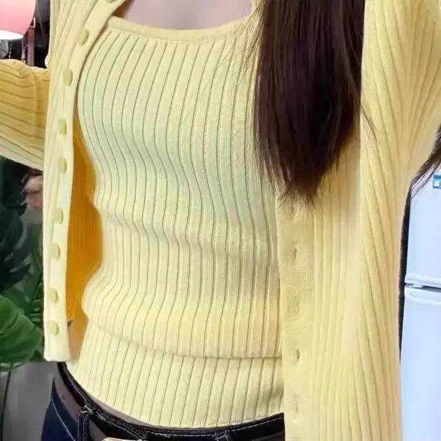 Cardigan en tricot français violet pour femmes, coupe cintrée, haut court, chemisier superposé élégant, manches courtes, ensemble deux pièces pour automne et occasions spéciales