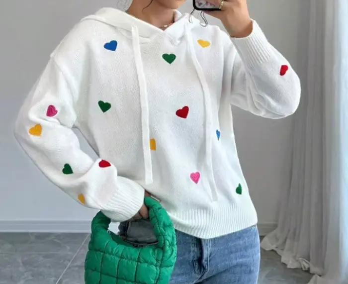 Pull tricoté à capuche et manches longues pour femme