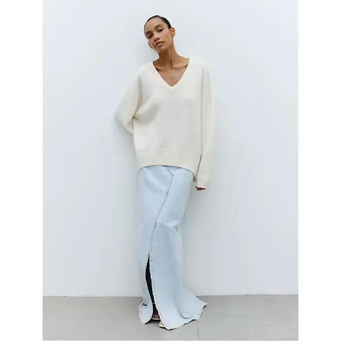 Pull à col en v femmes 2025 automne et hiver couleur unie européenne et américaine