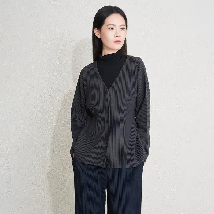Miyake Cardigan plissé 2025 automne nouveau bouton avant ample à manches longues décontracté tricot vêtements