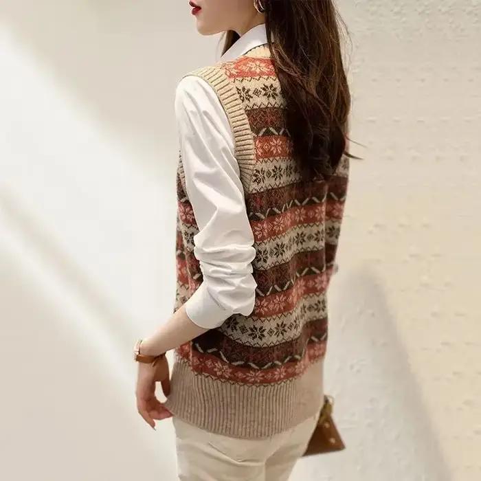 Pull en Tricot Rayé à Col en V pour Femme