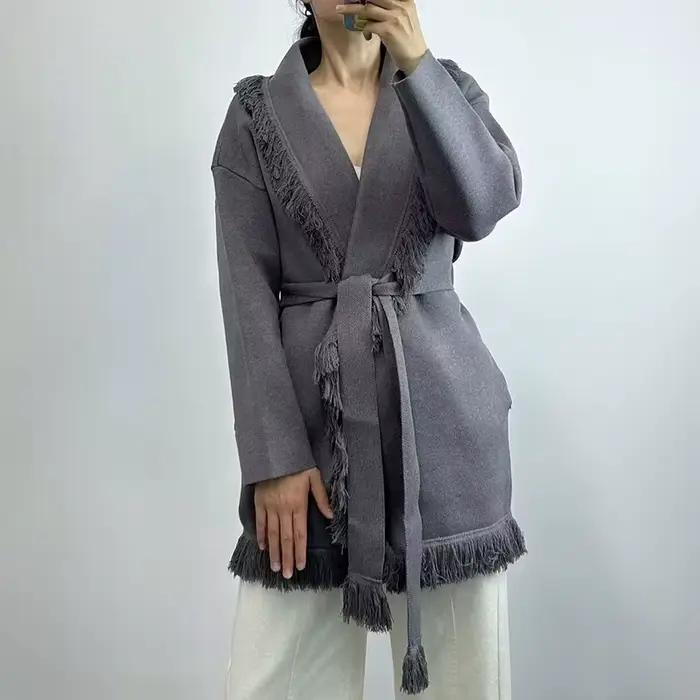Cardigan long en tricot de laine à franges pour femme
