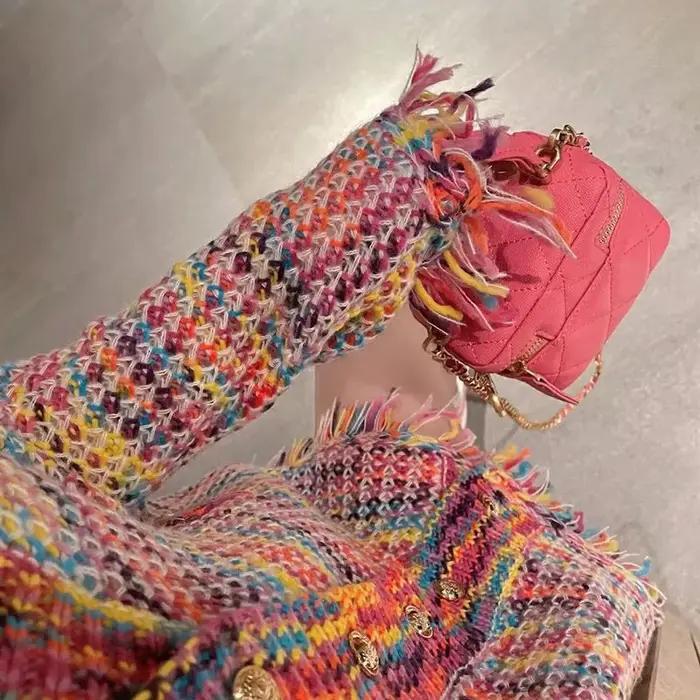 Pull arc-en-ciel tricoté col en V décoration pompon pour femmes style rétro décontracté automne hiver occassions spéciales carnaval