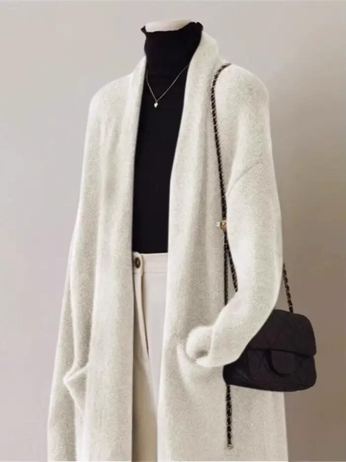 Cardigan en cachemire blanc pour femme, coupe ample, style anglais, automne et hiver, confort royal, matières luxueuses, occasions spéciales, Thanksgiving, relaxation et élégance ```
