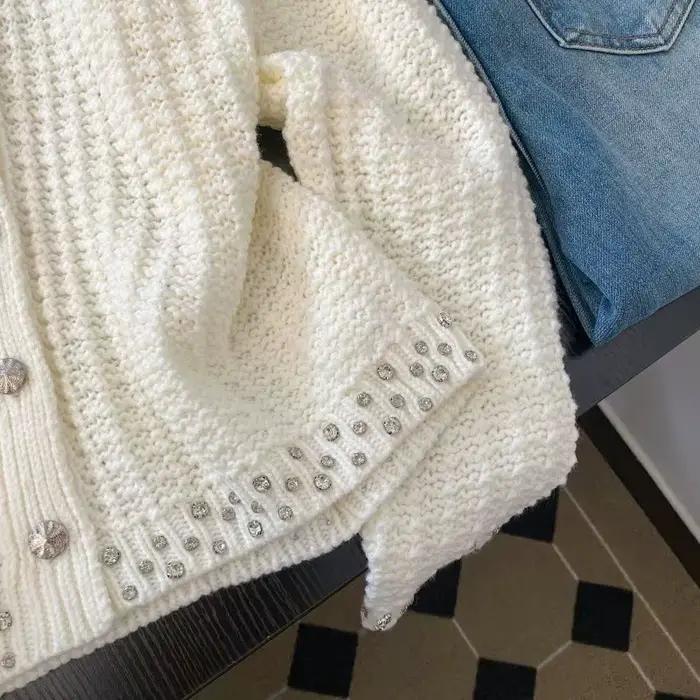Cardigan en maille 2026 Printemps-Été Nouvelle Collection Couleur Unie Tendance Élégant Simple Polyvalent Rajeunissant