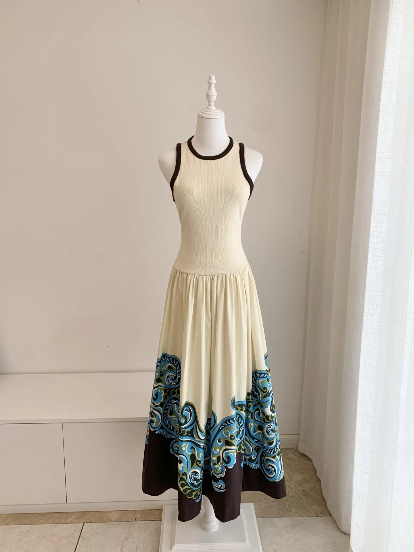 Robe longue en coton à col rond pour femme, avec ourlet imprimé et détails tricotés